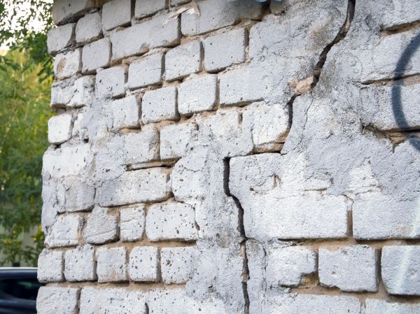 Cracked Brick Wall Repair in Gaithersburg